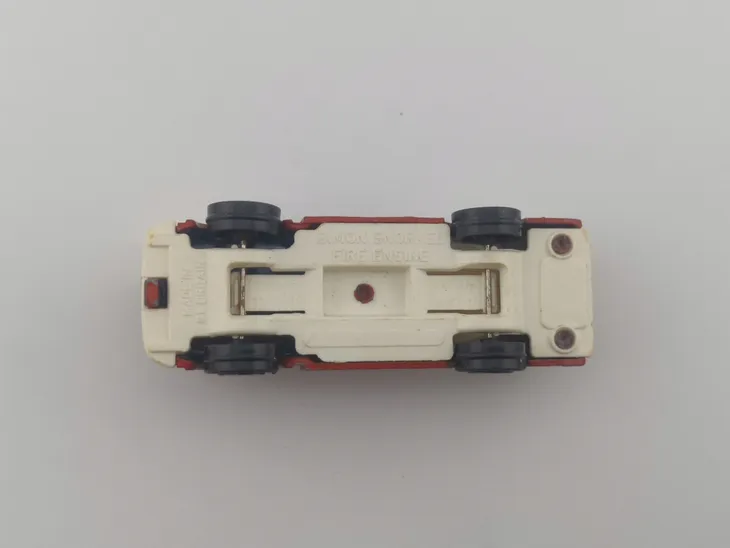 corgi-juniors-simon-snorkel-fire-engine-loose-marka-corgi