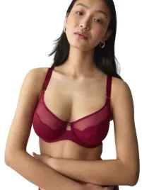 triumph-love-in-lace-w-wino-95-d