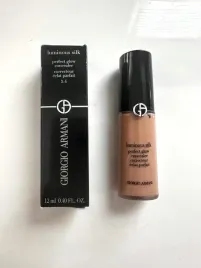giorgio-armani-luminous-silk-glow-concealer-korektor-5-4-12ml