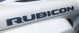 naklejka-na-maske-rubicon-jeep-wrangler-jl-4xe-hybryda-6bm452xfab