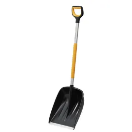 szufla-do-sniegu-fiskars-x-seriestm-1057177-lopata-do-sniegu-do-odsniezania