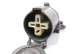 gniazdo-silowe-metalowe-4x32a-plaskie-bolce