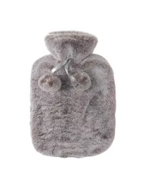 miekki-i-cieply-termofor-furry-szary-z-pomponami