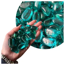 kamyczki-szklane-polerowane-do-donic-turquoise-kidney-glass-26-32mm-1kg