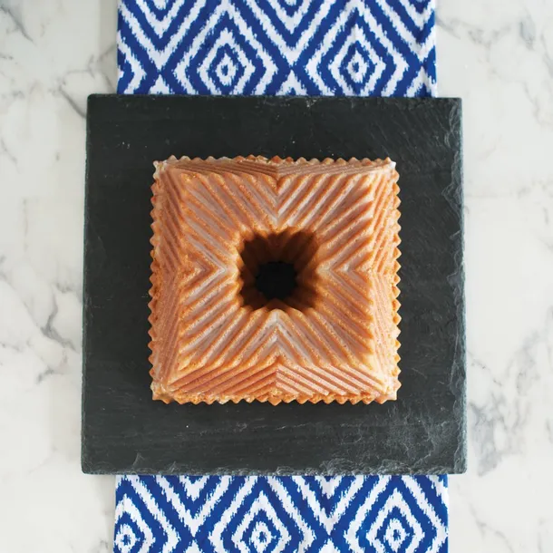 forma-do-babki-squared-gold-nordic-ware-kod-produktu-11172805775
