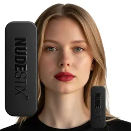 wielofunkcyjna-kredka-do-ust-i-policzkow-nudestix-royal-lip-cheek-2-8g