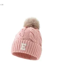 shein-rozowa-czapka-litera-e-w01-46-48