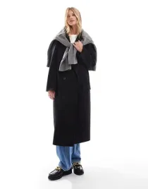 stradivarius-czarny-plaszcz-z-domieszka-welny-w01-m