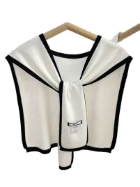 shein-dzianinowe-ponczo-kontrast-s07