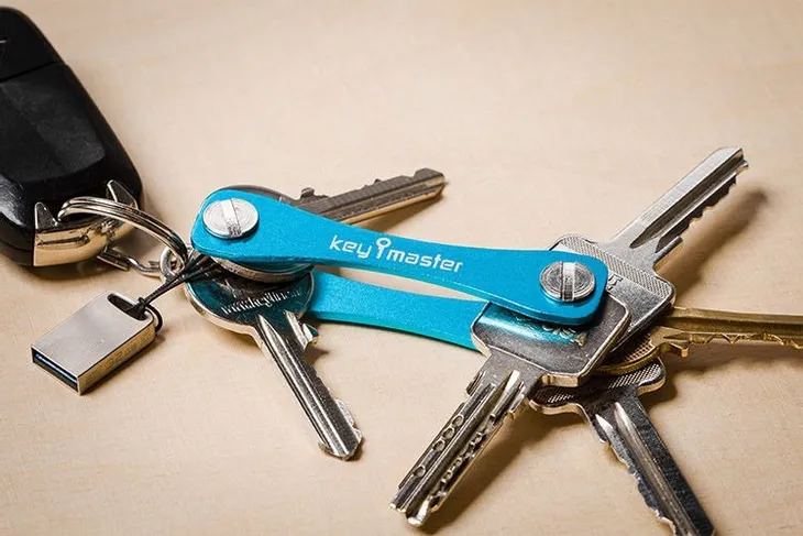 organizer-do-kluczy-key-master-niebieski-stan-nowy