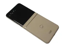 powystawowy-smartfon-motorola-razr-50-5g-8-256gb-beach-sand