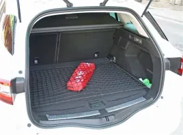 siatka-do-bagaznika-renault-megane-iv-kombi-grand