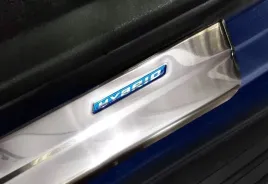 nakladki-progowe-do-toyota-rav4-5-stal