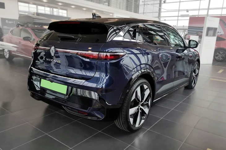 nakladki-progowe-do-renault-megane-e-tech-producent-avisa-numer-katalogowy-producenta-2-18039-stan-nowy