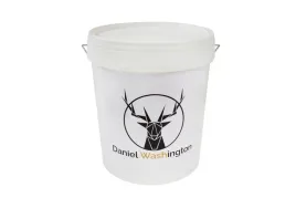 daniel-washington-wiadro-white