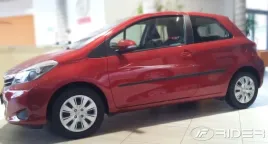 toyota-yaris-iii-3d-listwy-boczne