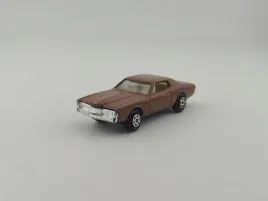 yatming-ford-thunderbird-brazowy-resorak
