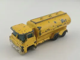 husky-guy-warrior-tanker-pat-pending-yellow