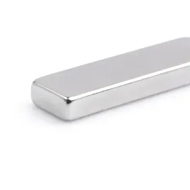 magnes-neodymowy-plytkowy-20x6x24-mm-mocny-n38-magnesy-plytkowe-25-sztuk