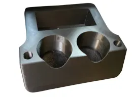 uchwyt-na-napoje-tesla-model-y-tyl-konsoli