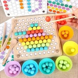 drewniana-zabawka-montessori-warsztat-koralikow-motoryka-precyzyjna-kolory
