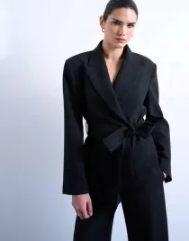 topshop-czarna-krotka-marynarka-o-pudelkowym-kroju-z-dlugim-rekawem-b25-m