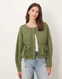 zielona-kurtka-kieszenie-zatrzaski-b25-l-xl