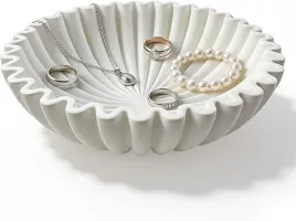misa-dekoracyjna-na-klucze-ceramiczna-okragla-bezowa-muszla-srednica-21-cm