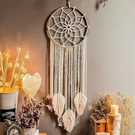 makrama-lapacz-snow-na-sciane-recznie-robiony-minimalistyczny-bezowy-76-cm
