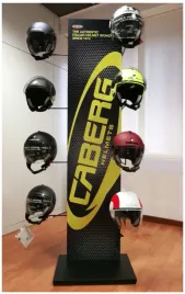 stojak-na-kaski-caberg-promocyjny-ekspozytor-na-8-kaskow-motocyklowych
