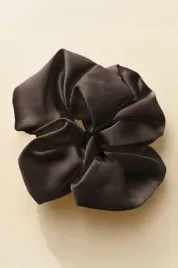gumka-do-wlosow-5-cm-scrunchie-czekoladowa-jedwabna