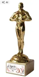 statuetka-zloty-wiktor-30-urodziny-trzydziestka-dla-dziewczyny