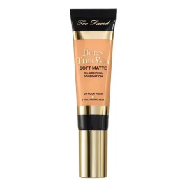 too-faced-born-this-way-soft-matte-matujacy-podklad-w-plynie-warm-nude-30ml