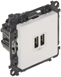 gniazdo-ladowania-le-753112-valena-life-2-porty-usb-2-4a-5v-legrand