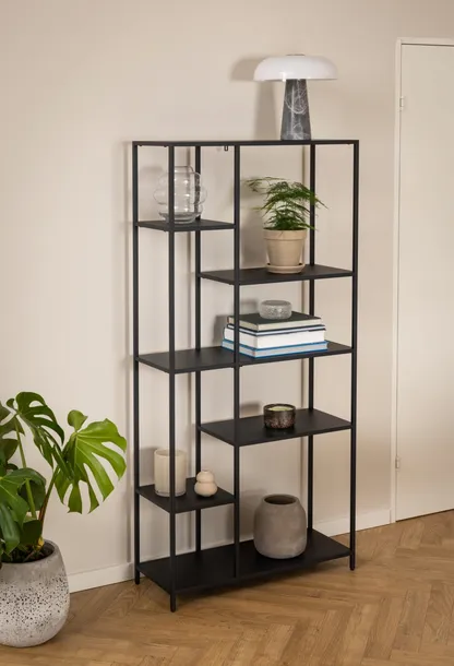 regal-newcastle-material-metal
