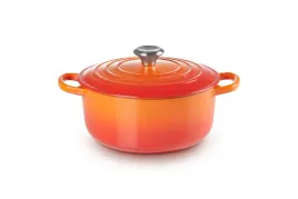 le-creuset-signature-roaster-okragly-piekarnik-22cm-czerwony