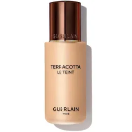 terracotta-le-teint-podklad-w-plynie-z-efektem-naturalnego-rozswietlenia-o