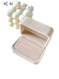 shein-bezowe-pudelko-na-pierscionek-s07-8x5