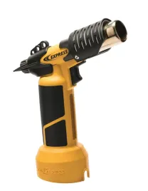 opalarka-pistolet-na-gorace-powietrze-4600-2-dysze-moc-520w