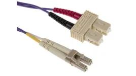 kabel-swiatlowodowy-srednica-50-125mm-om3-wielomodowy-fioletowy-lc-sc