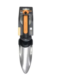 lopatka-fiskars-1000727