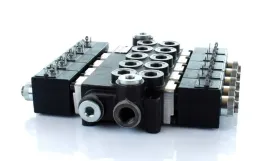 rozdzielacz-5-sekcji-dwustronnych-50l-elektryczny-12v