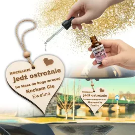 personalizowana-zawieszka-do-auta-serce-perfumy-milion-prezent-dla-kier