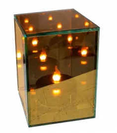 lustrzany-plomien-3d-subito-ze-szkla-szescian-zlote-szklo-1136-znicz-nagrobny-lampion-na-grob-dekoracja-cmentarna