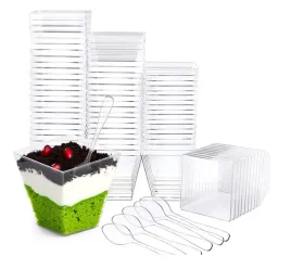 pojemniki-plastikowe-60ml-pucharki-piramida-z-lyzeczkami-na-desery-lody-kieliszki-przezroczyste-do-zmywarki-zestaw-50-sztuk