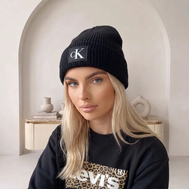 Czapka Damska Calvin Klein Czarna Prążkowana Na Co Dzień Uniwersalny