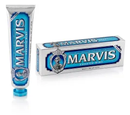 pasta-do-zebow-marvis-aquatic-mint-z-fluorem-o-smaku-miety-morskiej-85-ml
