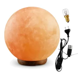 rzezbiona-lampa-solna-kula-8-10-kg-centralny-punkt-w-nowoczesnym-salonie