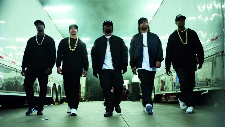 straight-outta-compton-marka-bez-marki