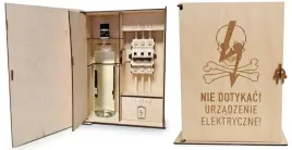 drewniana-skrzynka-dla-elektryka-rozdzielnia-bezpiecznik-prezent-grawer-pudelko-na-akcesoria-pojemnik-na-osprzet-elektryczny